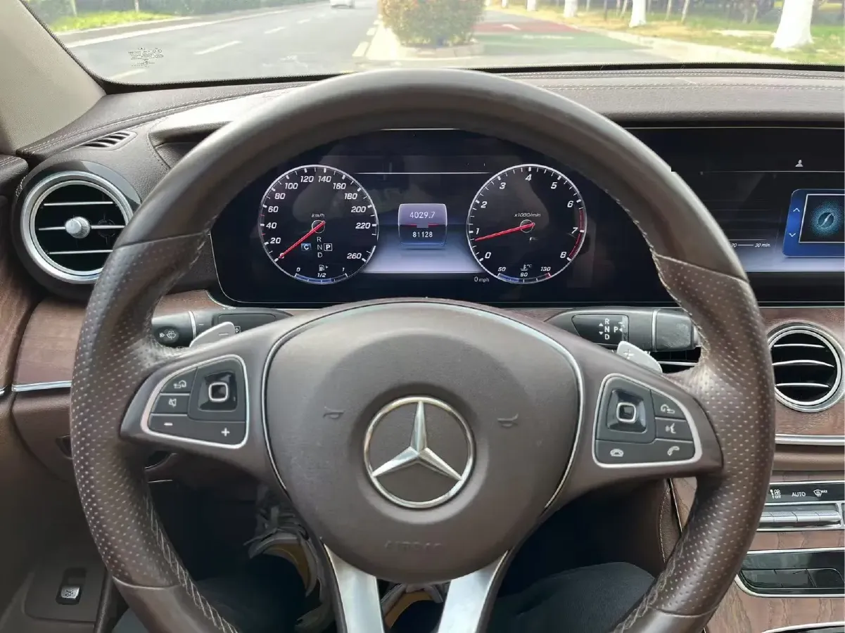 2018 Mercedes-Benz E Class 2.0T 245HP L4 9AT,autocango,china used car exporter,china ev exporter,chinese used car exporter,chinese used ev exporter