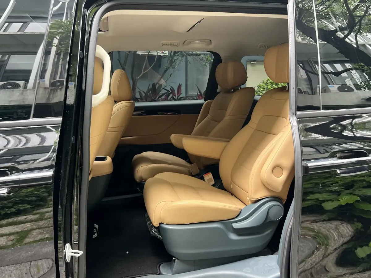 2024 GAC Trumpchi E8 2.0L 140HP L4 2DHT PHEV 25.57KWH,autocango,china used car exporter,china ev exporter,chinese used car exporter,chinese used ev exporter