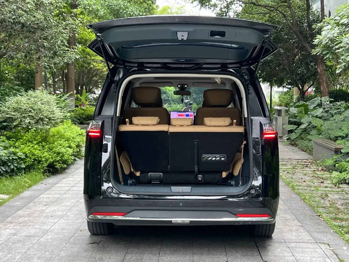 2024 GAC Trumpchi E8 2.0L 140HP L4 2DHT PHEV 25.57KWH,autocango,china used car exporter,china ev exporter,chinese used car exporter,chinese used ev exporter