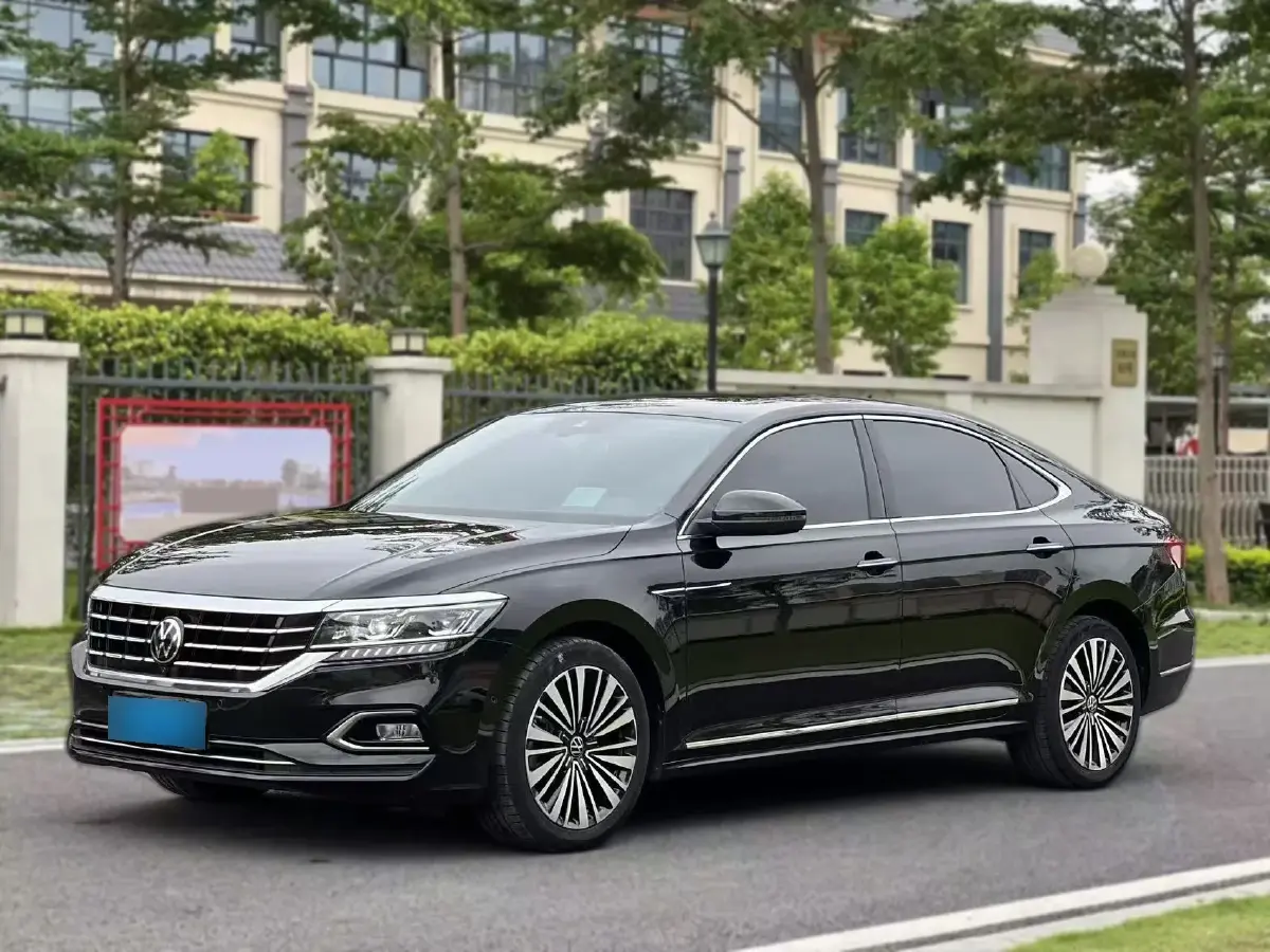 2020 Volkswagen Passat 2.0T 220HP L4 7DCT