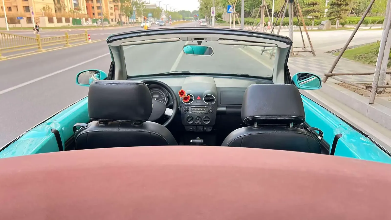 2006 Volkswagen Beetle 2.0L 115HP L4 6AT,autocango,china used car exporter,china ev exporter,chinese used car exporter,chinese used ev exporter