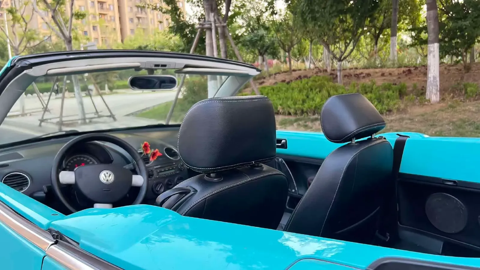 2006 Volkswagen Beetle 2.0L 115HP L4 6AT,autocango,china used car exporter,china ev exporter,chinese used car exporter,chinese used ev exporter