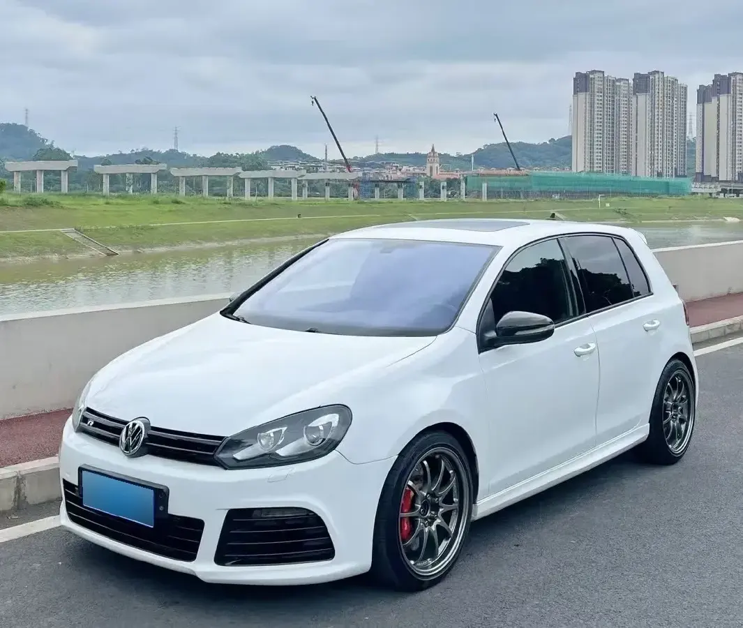 2011 Volkswagen Golf 2.0T 256HP L4 6DCT