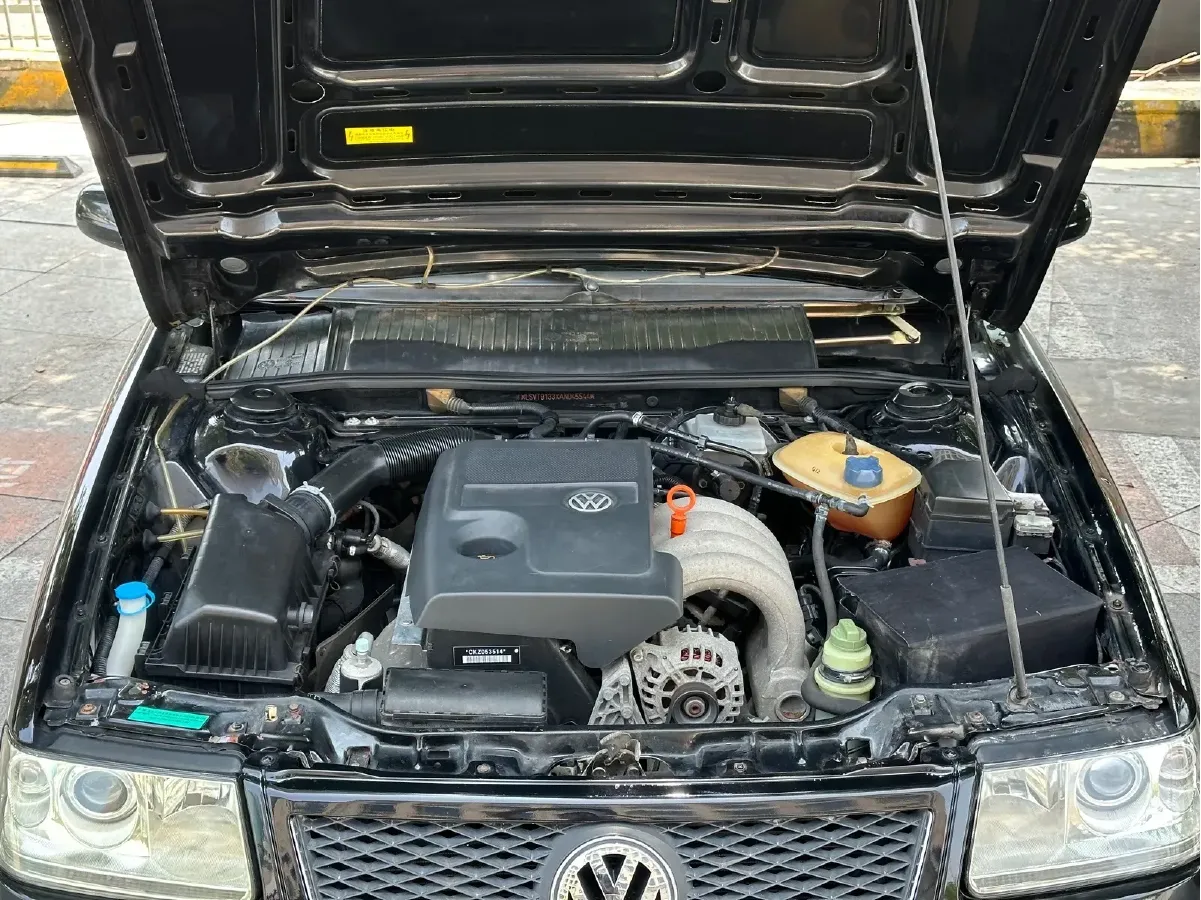 2004 Volkswagen Santana Vista 1.8L 101HP L4 5MT,autocango,china used car exporter,china ev exporter,chinese used car exporter,chinese used ev exporter