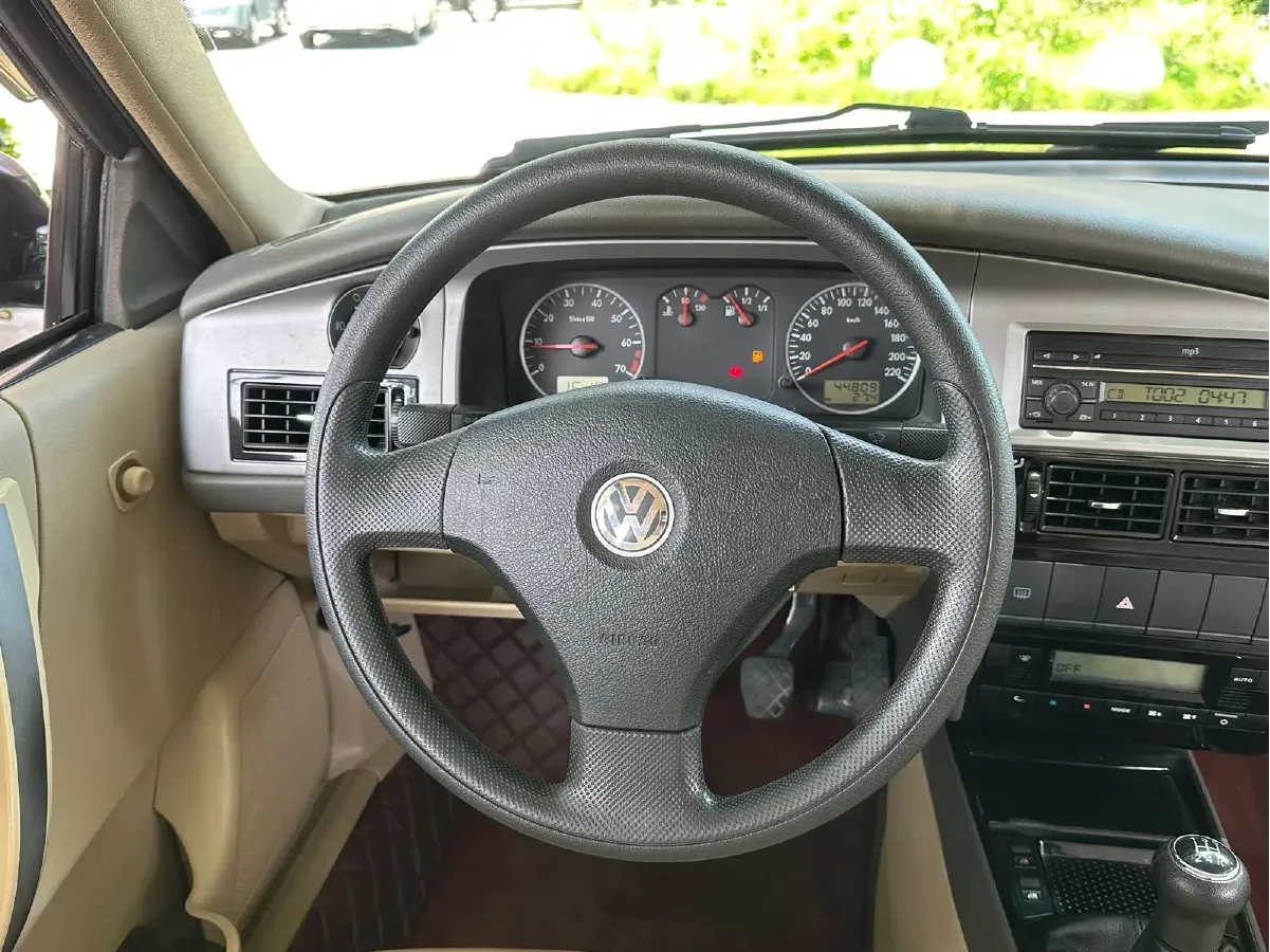 2004 Volkswagen Santana Vista 1.8L 101HP L4 5MT,autocango,china used car exporter,china ev exporter,chinese used car exporter,chinese used ev exporter