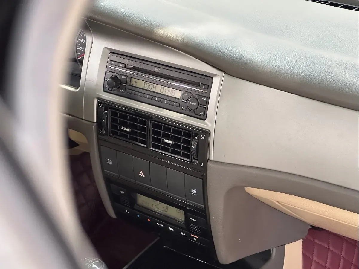 2004 Volkswagen Santana Vista 1.8L 101HP L4 5MT,autocango,china used car exporter,china ev exporter,chinese used car exporter,chinese used ev exporter