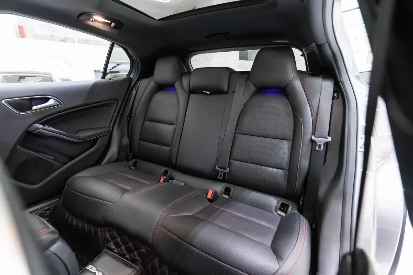 2017 Mercedes-Benz GLA AMG 2.0T 381HP L4 7DCT,autocango,china used car exporter,china ev exporter,chinese used car exporter,chinese used ev exporter