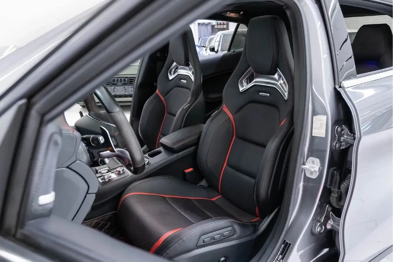 2017 Mercedes-Benz GLA AMG 2.0T 381HP L4 7DCT,autocango,china used car exporter,china ev exporter,chinese used car exporter,chinese used ev exporter