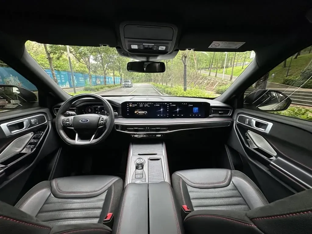 2023 Ford Explorer 2.3T 276HP L4 10AT,autocango,china used car exporter,china ev exporter,chinese used car exporter,chinese used ev exporter