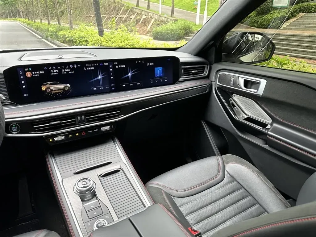 2023 Ford Explorer 2.3T 276HP L4 10AT,autocango,china used car exporter,china ev exporter,chinese used car exporter,chinese used ev exporter