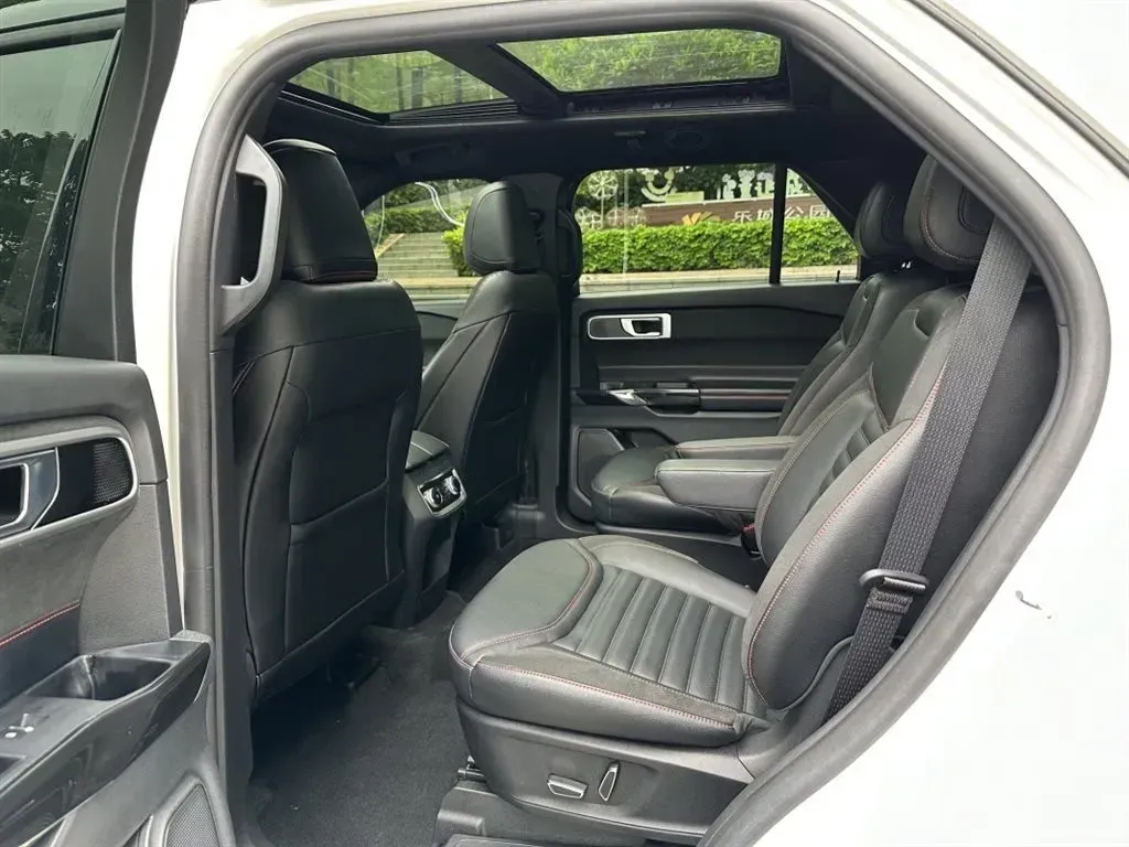 2023 Ford Explorer 2.3T 276HP L4 10AT,autocango,china used car exporter,china ev exporter,chinese used car exporter,chinese used ev exporter