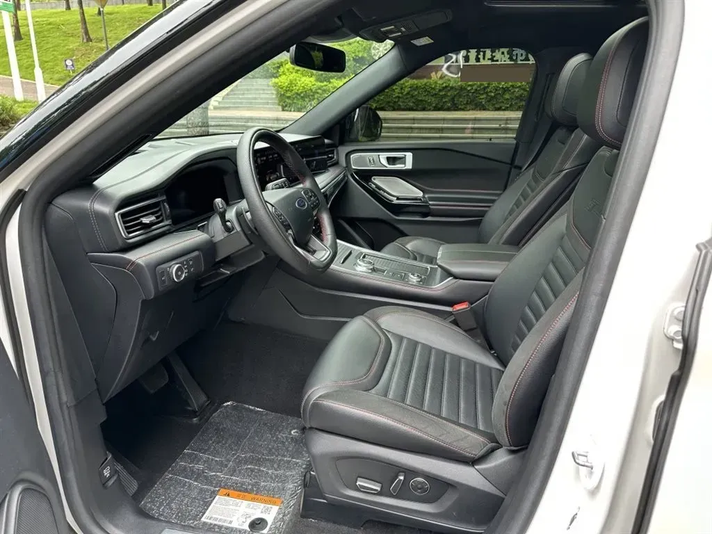 2023 Ford Explorer 2.3T 276HP L4 10AT,autocango,china used car exporter,china ev exporter,chinese used car exporter,chinese used ev exporter