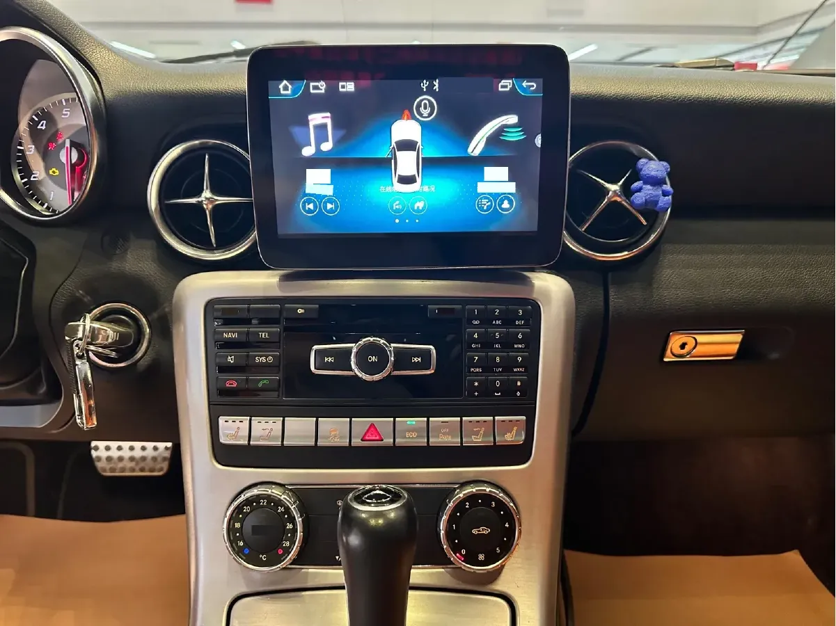 2011 Mercedes-Benz SLK Class 1.8T 184HP L4 7AT,autocango,china used car exporter,china ev exporter,chinese used car exporter,chinese used ev exporter