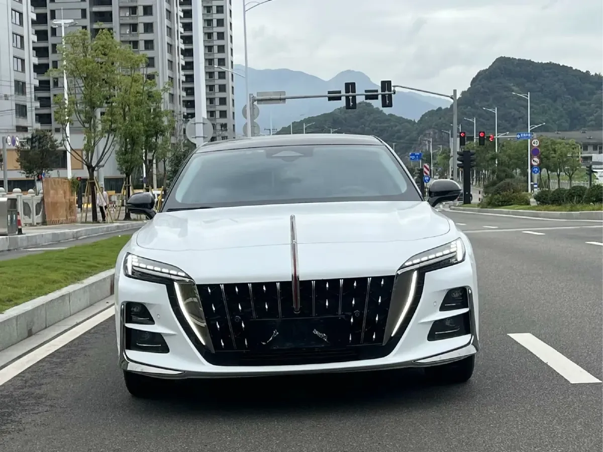 2023 HongQi H6 2.0T 252HP L4 8AT,autocango,china used car exporter,china ev exporter,chinese used car exporter,chinese used ev exporter