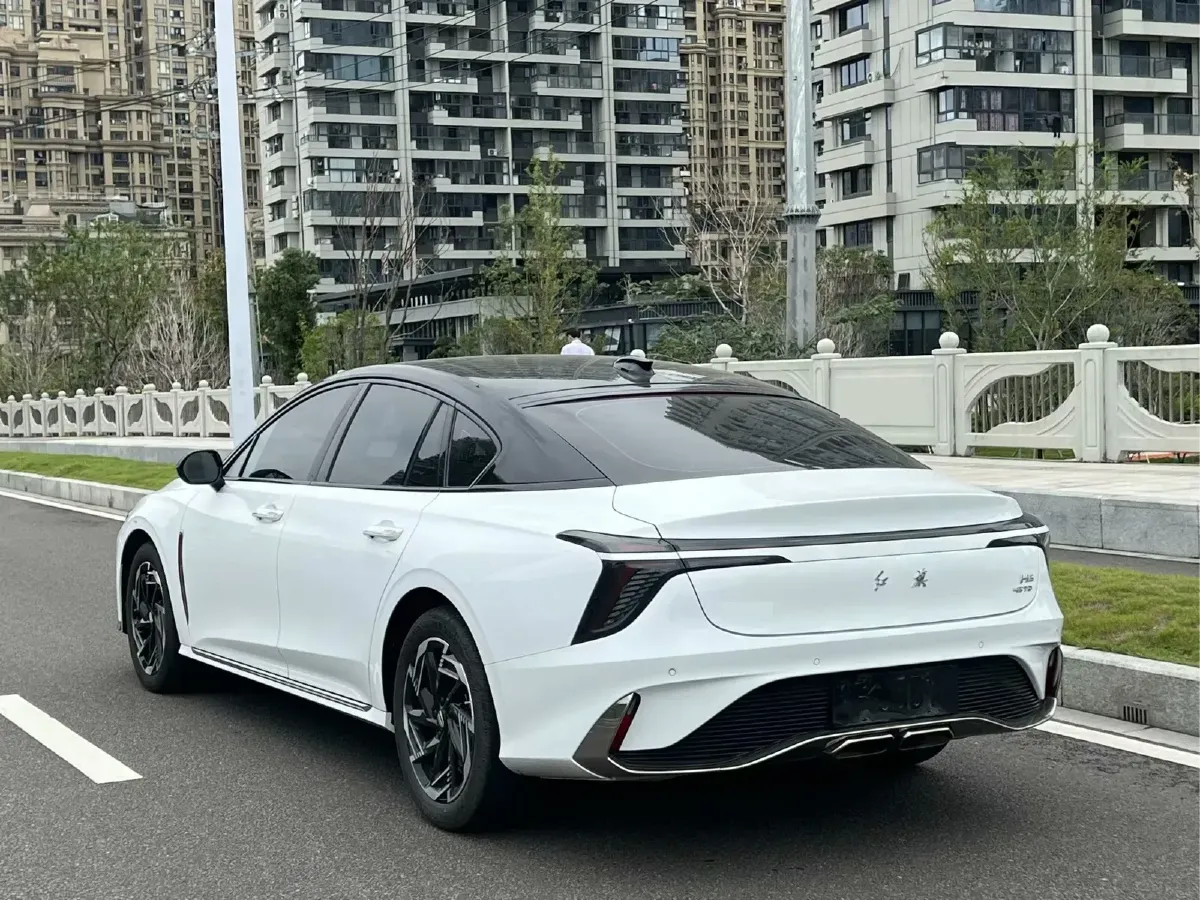 2023 HongQi H6 2.0T 252HP L4 8AT,autocango,china used car exporter,china ev exporter,chinese used car exporter,chinese used ev exporter