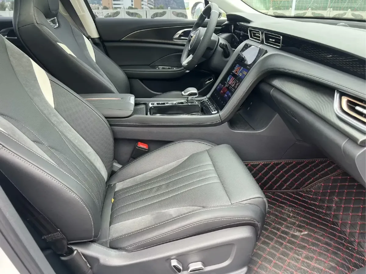 2023 HongQi H6 2.0T 252HP L4 8AT,autocango,china used car exporter,china ev exporter,chinese used car exporter,chinese used ev exporter