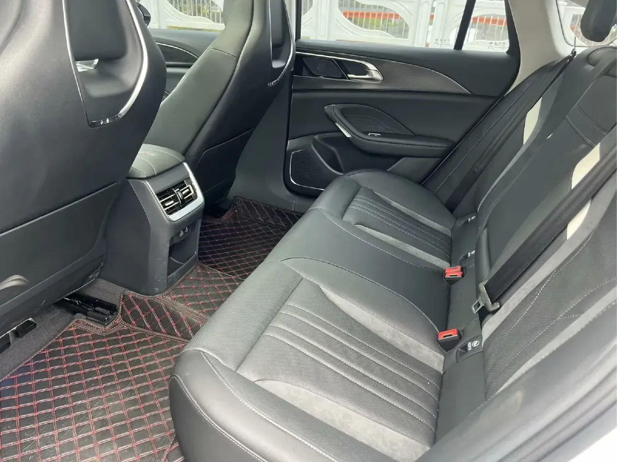 2023 HongQi H6 2.0T 252HP L4 8AT,autocango,china used car exporter,china ev exporter,chinese used car exporter,chinese used ev exporter