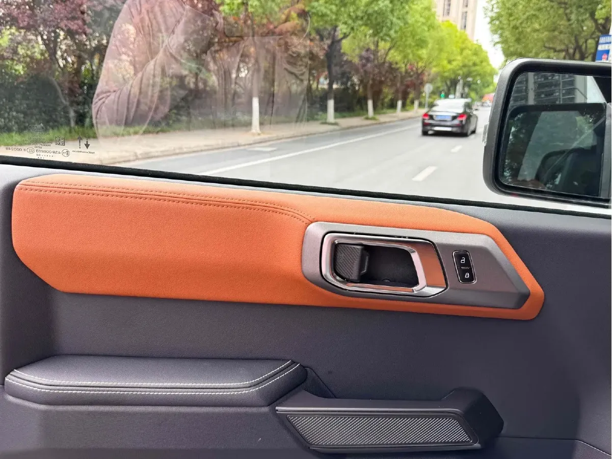 2024 Ford Bronco 2.3T 275HP L4 10AT,autocango,china used car exporter,china ev exporter,chinese used car exporter,chinese used ev exporter