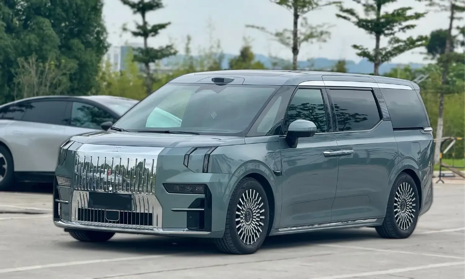 2024 Zeekr 009 BEV 108KWH