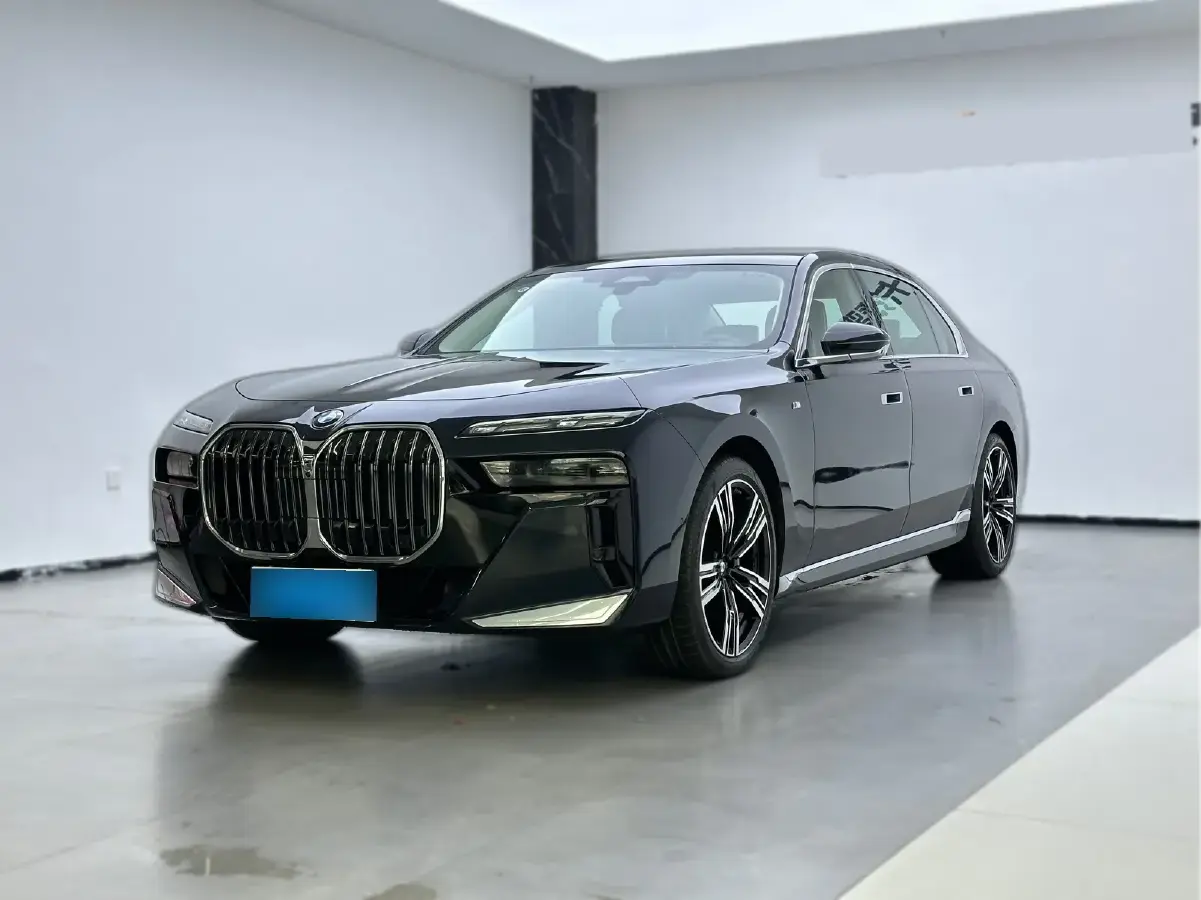 2023 BMW 7 Series 3.0T 381HP L6 8AT