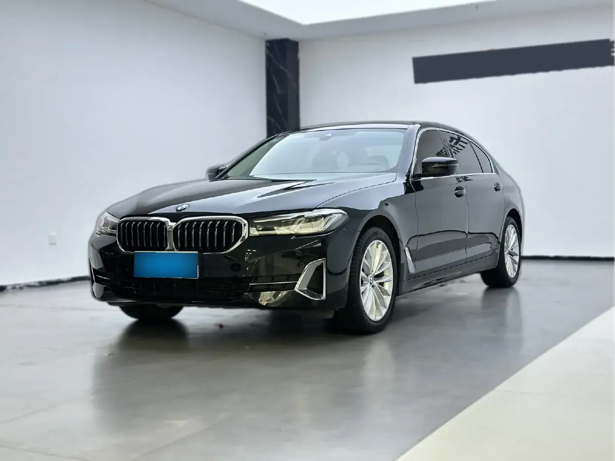 2022 BMW 5 Series 2.0T 184HP L4 8AT