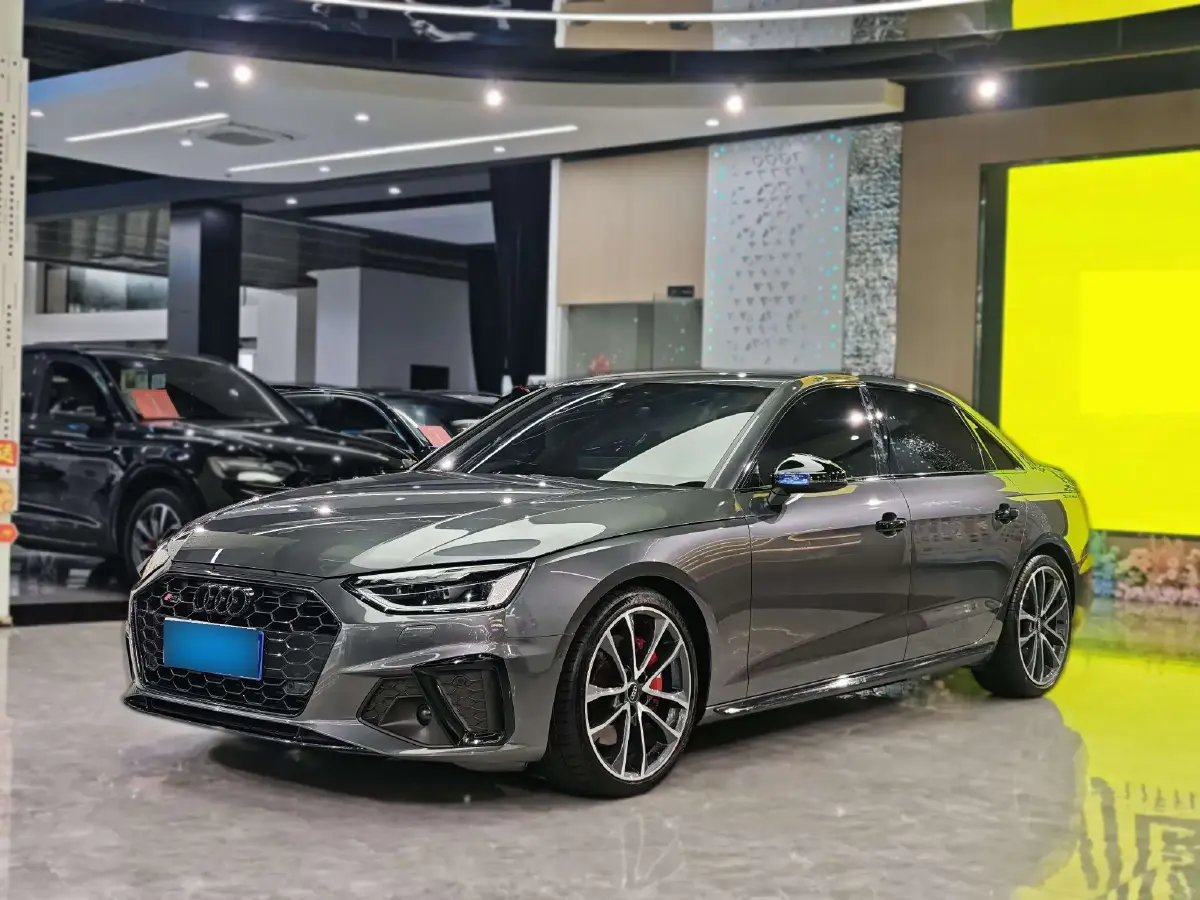 2023 Audi A4L 2.0T 190HP L4 7DCT