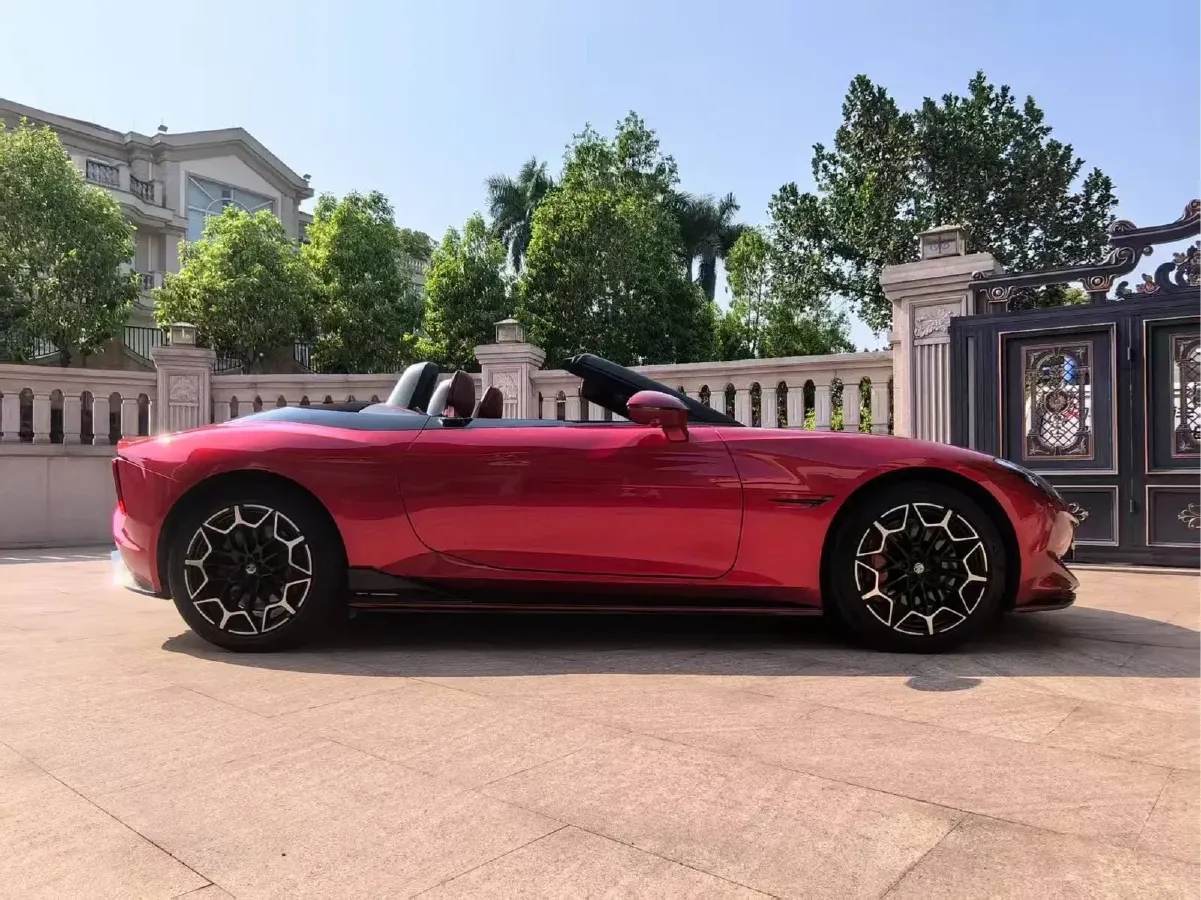 2024 MG Cyberster BEV 64KWH,autocango,china used car exporter,china ev exporter,chinese used car exporter,chinese used ev exporter