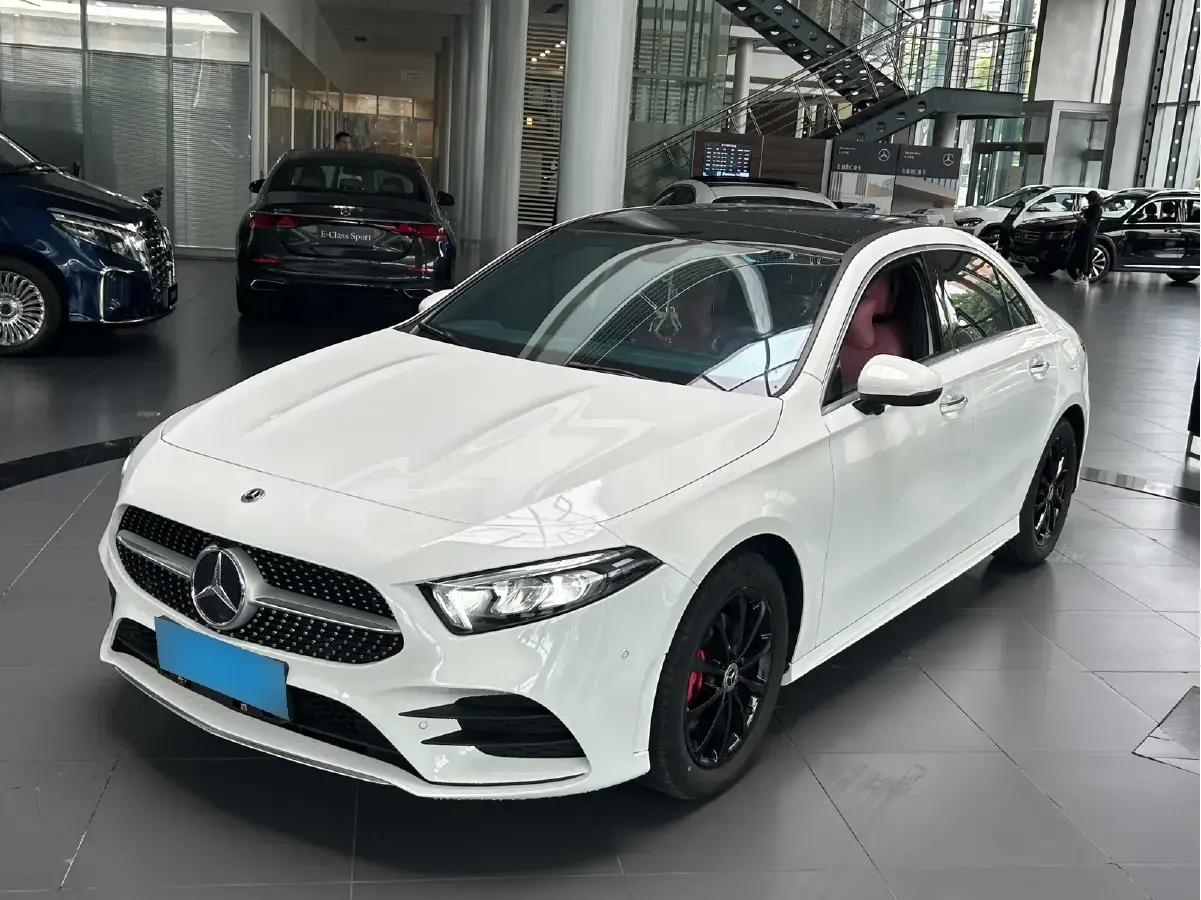 2022 Mercedes-Benz A Class 1.3T 163HP L4 7DCT