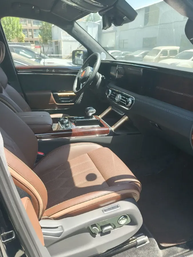 2022 HongQi GuoYao 4.0T 360HP V8 8AT,autocango,china used car exporter,china ev exporter,chinese used car exporter,chinese used ev exporter