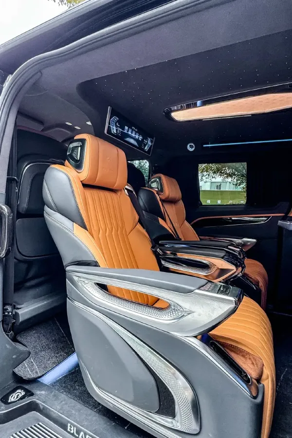 2024 Ford Tourneo 2.0T 220HP L4 9AT,autocango,china used car exporter,china ev exporter,chinese used car exporter,chinese used ev exporter