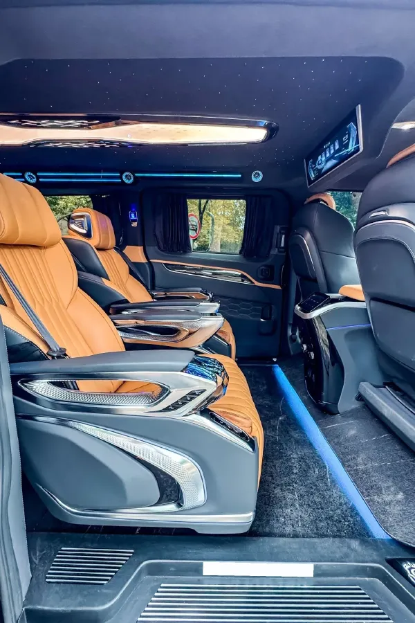 2024 Ford Tourneo 2.0T 220HP L4 9AT,autocango,china used car exporter,china ev exporter,chinese used car exporter,chinese used ev exporter