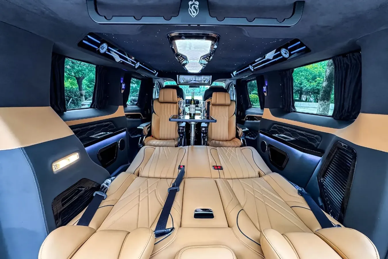 2024 Ford Tourneo 2.0T 220HP L4 9AT,autocango,china used car exporter,china ev exporter,chinese used car exporter,chinese used ev exporter