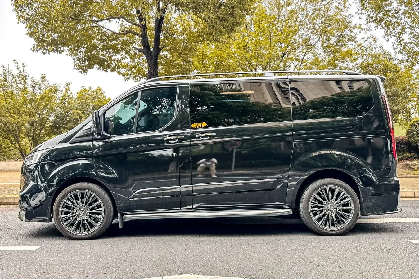 2024 Ford Tourneo 2.0T 220HP L4 9AT,autocango,china used car exporter,china ev exporter,chinese used car exporter,chinese used ev exporter