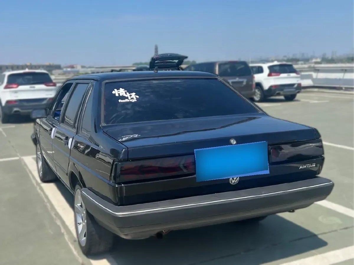 2004 Volkswagen Santana Classic 1.6L 87HP L4 5MT,autocango,china used car exporter,china ev exporter,chinese used car exporter,chinese used ev exporter