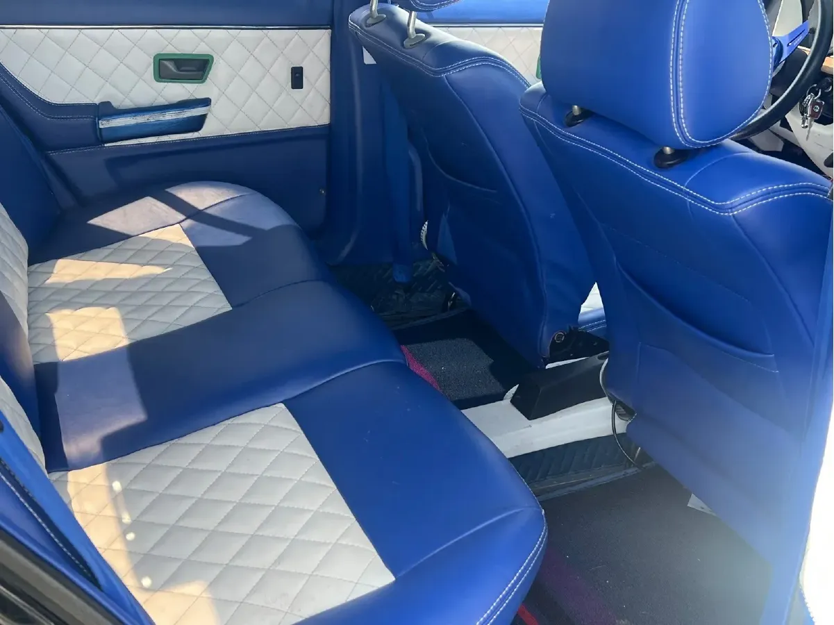 2004 Volkswagen Santana Classic 1.6L 87HP L4 5MT,autocango,china used car exporter,china ev exporter,chinese used car exporter,chinese used ev exporter