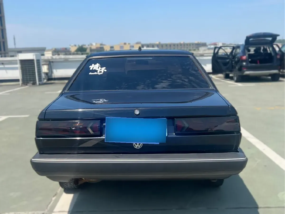 2004 Volkswagen Santana Classic 1.6L 87HP L4 5MT,autocango,china used car exporter,china ev exporter,chinese used car exporter,chinese used ev exporter