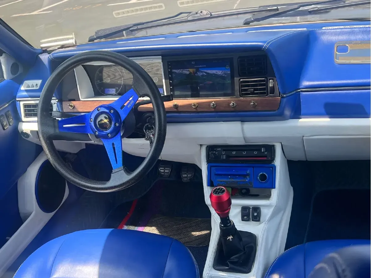 2004 Volkswagen Santana Classic 1.6L 87HP L4 5MT,autocango,china used car exporter,china ev exporter,chinese used car exporter,chinese used ev exporter