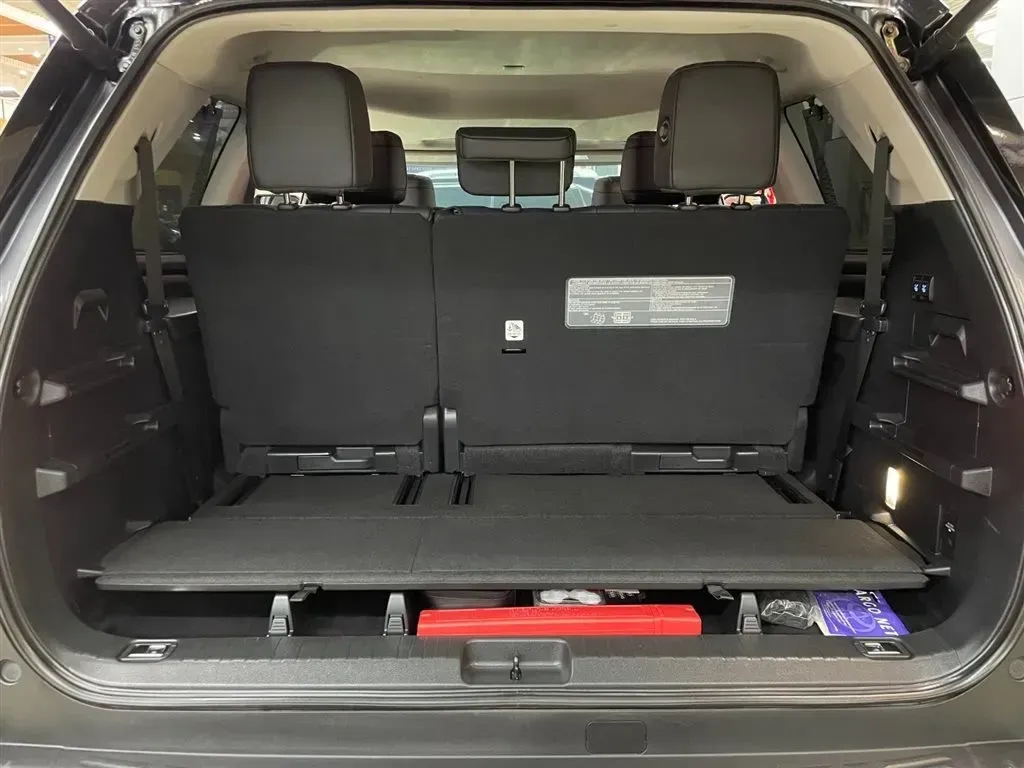 2023 HongQi H6 2.0T 224HP L4 8AT,autocango,china used car exporter,china ev exporter,chinese used car exporter,chinese used ev exporter