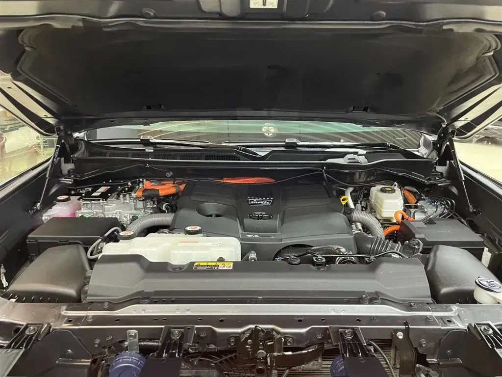 2023 HongQi H6 2.0T 224HP L4 8AT,autocango,china used car exporter,china ev exporter,chinese used car exporter,chinese used ev exporter