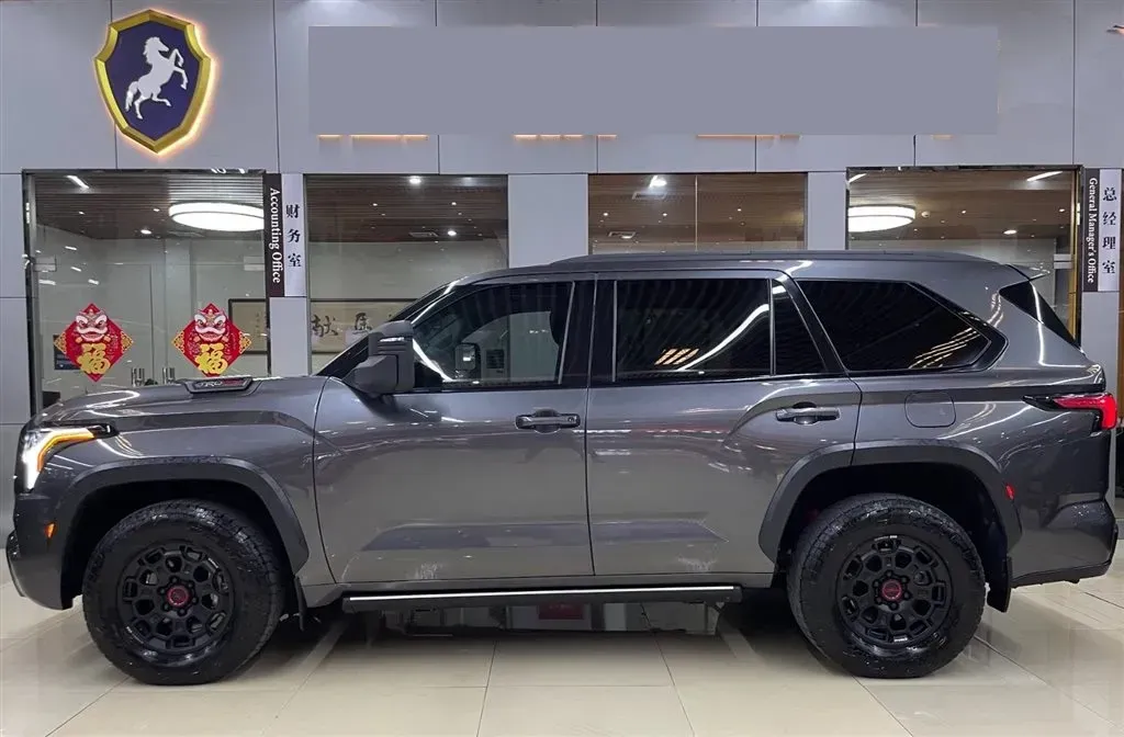 2023 HongQi H6 2.0T 224HP L4 8AT,autocango,china used car exporter,china ev exporter,chinese used car exporter,chinese used ev exporter