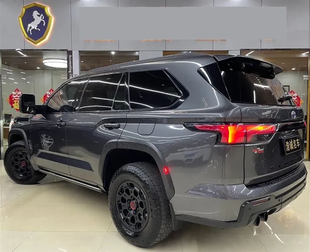 2023 HongQi H6 2.0T 224HP L4 8AT,autocango,china used car exporter,china ev exporter,chinese used car exporter,chinese used ev exporter