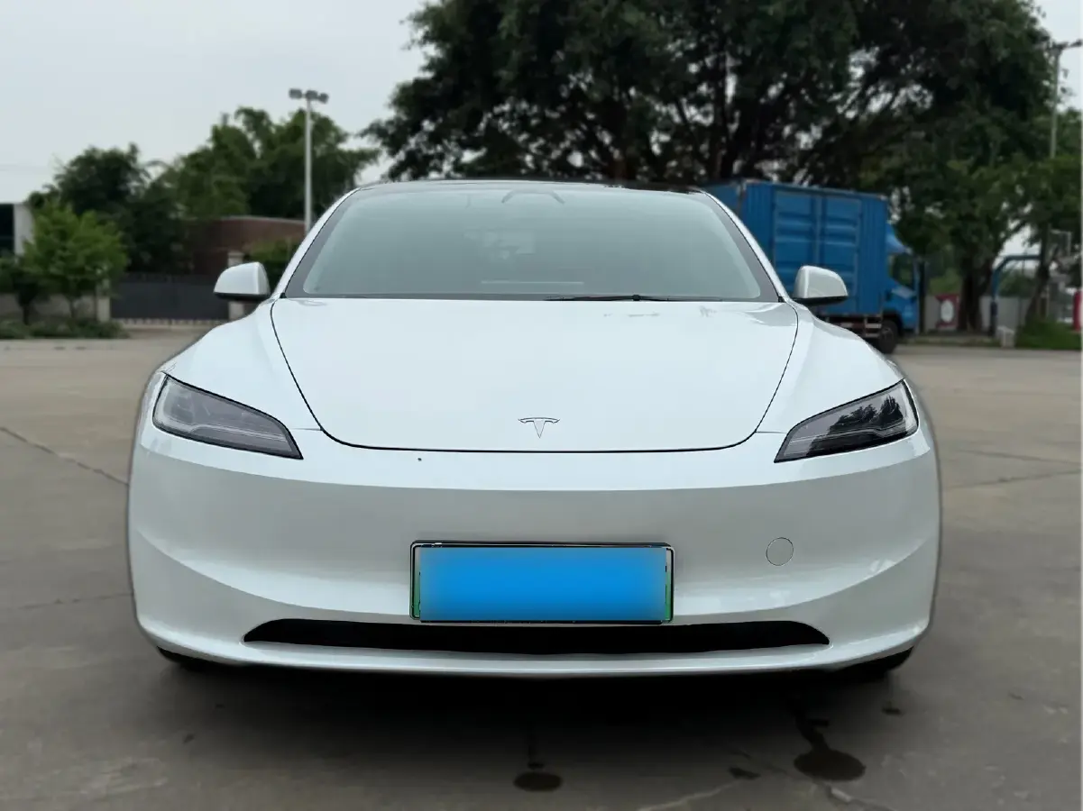 2023 Tesla Model 3 BEV 60KWH
