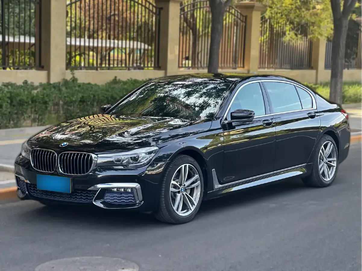 2018 BMW 7 Series 2.0T 258HP L4 8AT