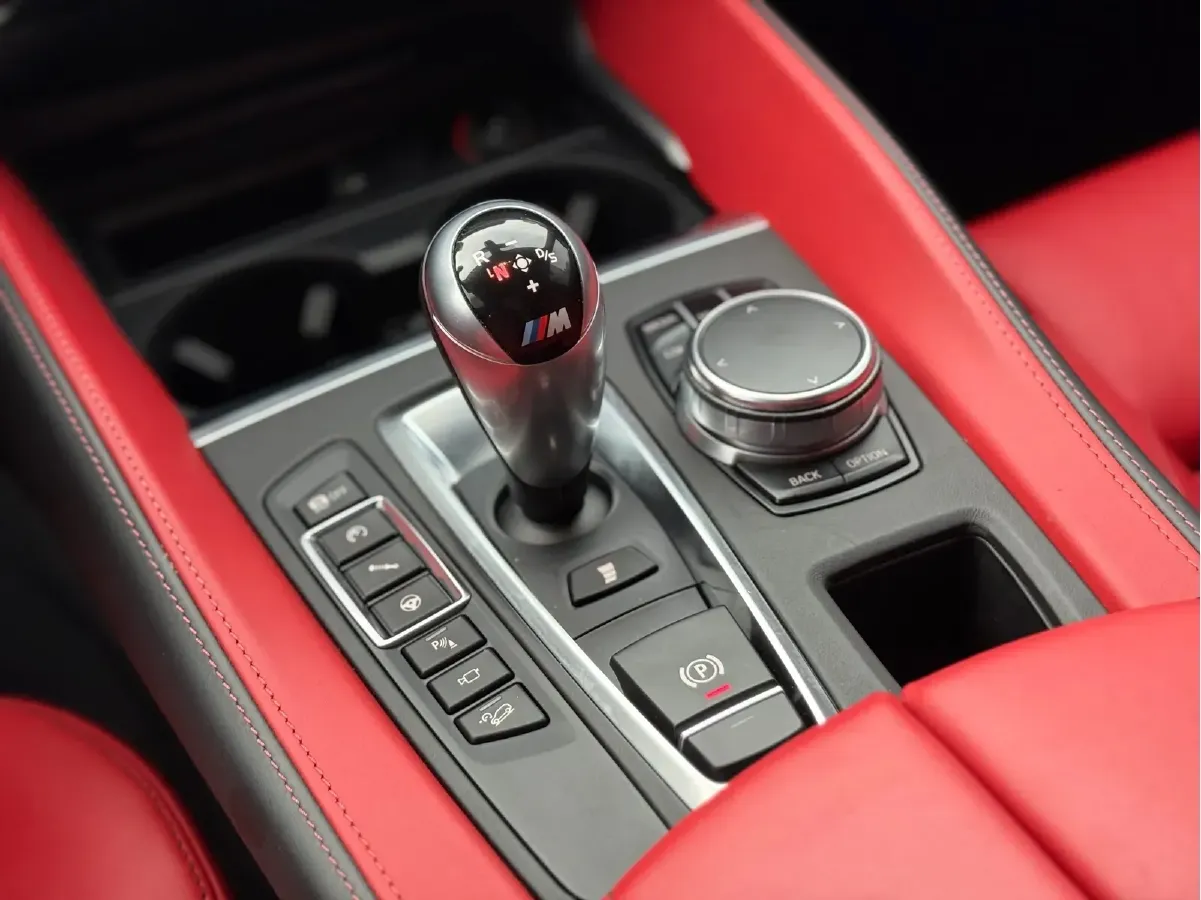 2015 BMW X6 M 4.4T 575HP V8 8AT,autocango,china used car exporter,china ev exporter,chinese used car exporter,chinese used ev exporter