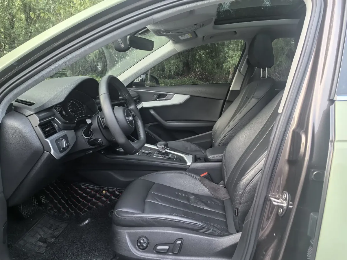 2018 Audi A4L 2.0T 252HP L4 7DCT,autocango,china used car exporter,china ev exporter,chinese used car exporter,chinese used ev exporter