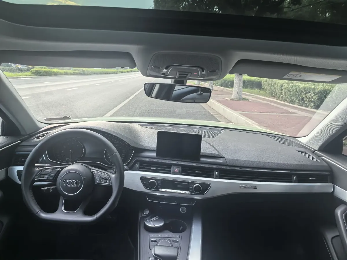 2018 Audi A4L 2.0T 252HP L4 7DCT,autocango,china used car exporter,china ev exporter,chinese used car exporter,chinese used ev exporter