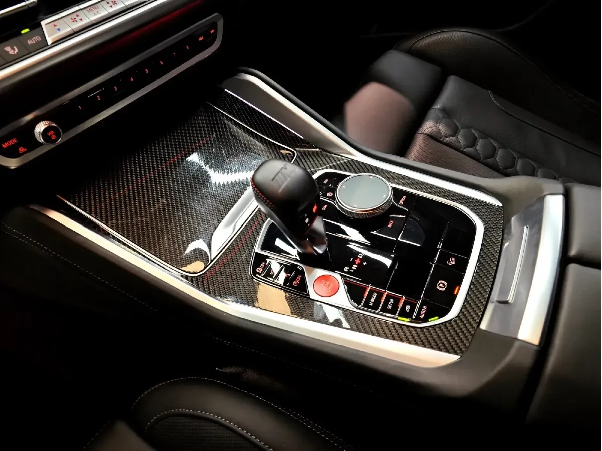 2022 BMW X6 M 4.4T 600HP V8 8AT,autocango,china used car exporter,china ev exporter,chinese used car exporter,chinese used ev exporter