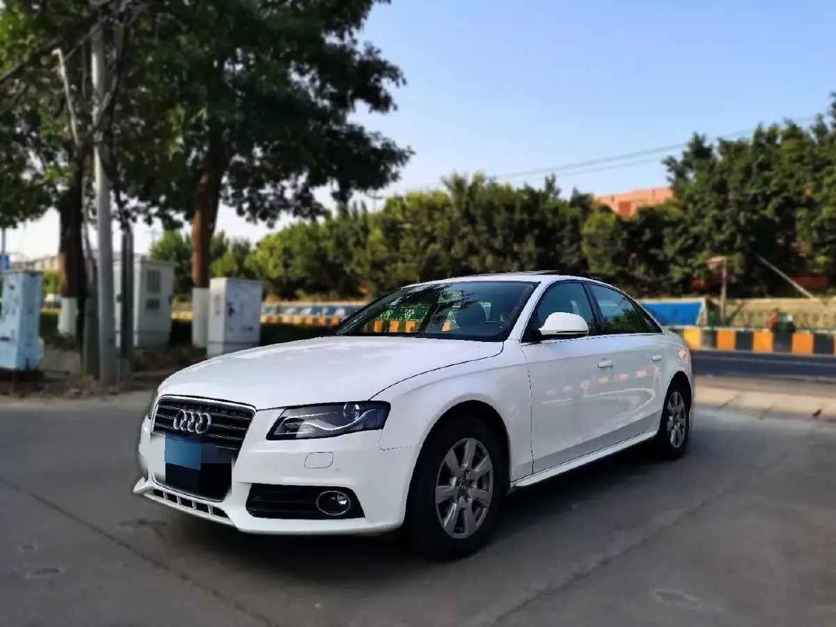 2012 Audi A4L 2.0T 180HP L4 CVT