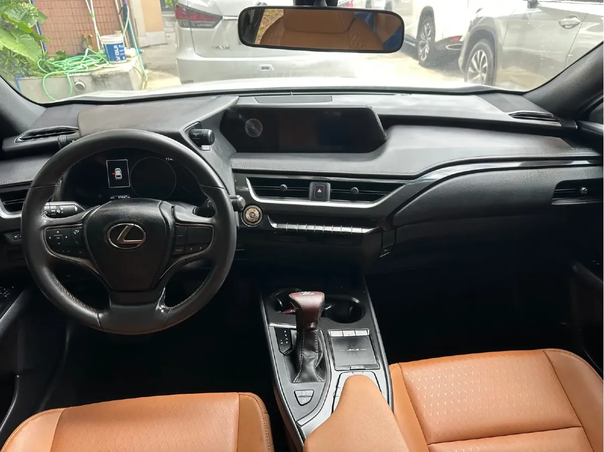 2020 Lexus UX 2.0L 173HP L4 CVT,autocango,china used car exporter,china ev exporter,chinese used car exporter,chinese used ev exporter