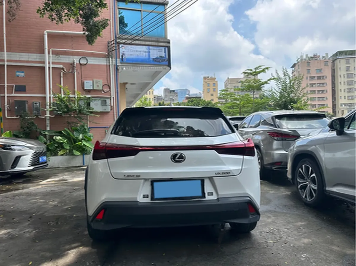 2020 Lexus UX 2.0L 173HP L4 CVT,autocango,china used car exporter,china ev exporter,chinese used car exporter,chinese used ev exporter
